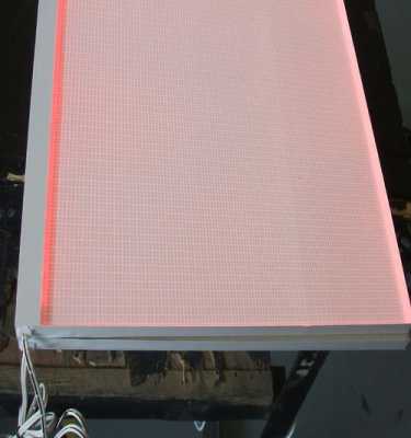 导光板贴上反光膜为什么会不均匀（导光板和反光板的顺序）