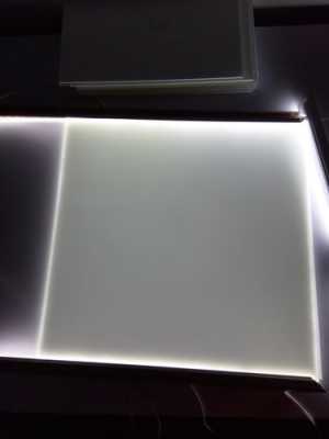 做照明灯具用的导光板是什么材料（导光板的灯容易坏吗）