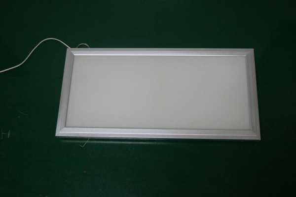 直发光面板灯扩散板（面板灯侧发光和直发光图区别）